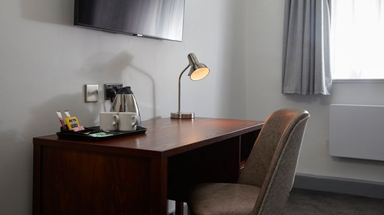 The Longshoot Hotel Room