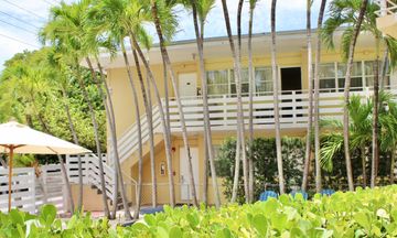 Beach Place Hotel