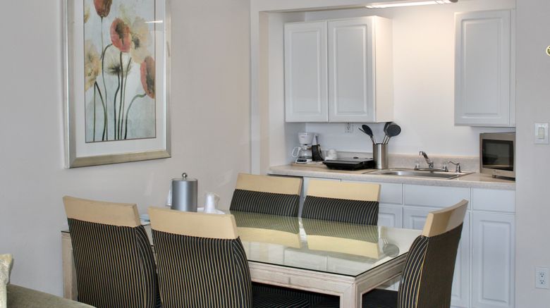 <b>Beach Place Hotel Suite</b>. Images powered by <a href="https://www.leonardoworldwide.com/" title="Leonardo Worldwide" target="_blank">Leonardo</a>.