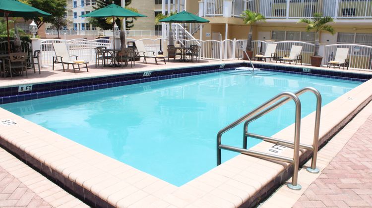 Beach Place Hotel Pool