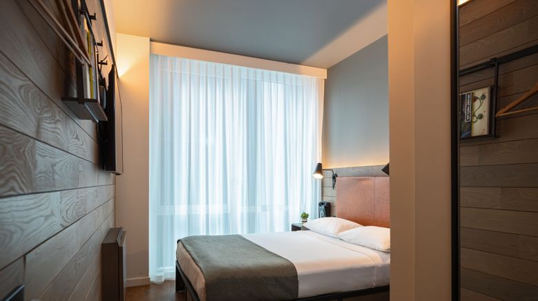 <b>Moxy NYC Downtown Room</b>. Images powered by <a href="https://www.leonardoworldwide.com/" title="Leonardo Worldwide" target="_blank">Leonardo</a>.