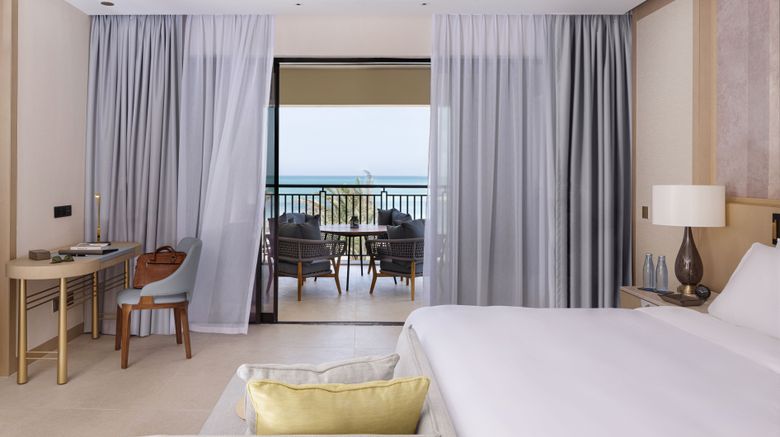 <b>Jumeirah Gulf of Bahrain Resort & Spa Suite</b>. Images powered by <a href="https://www.leonardoworldwide.com/" title="Leonardo Worldwide" target="_blank">Leonardo</a>.