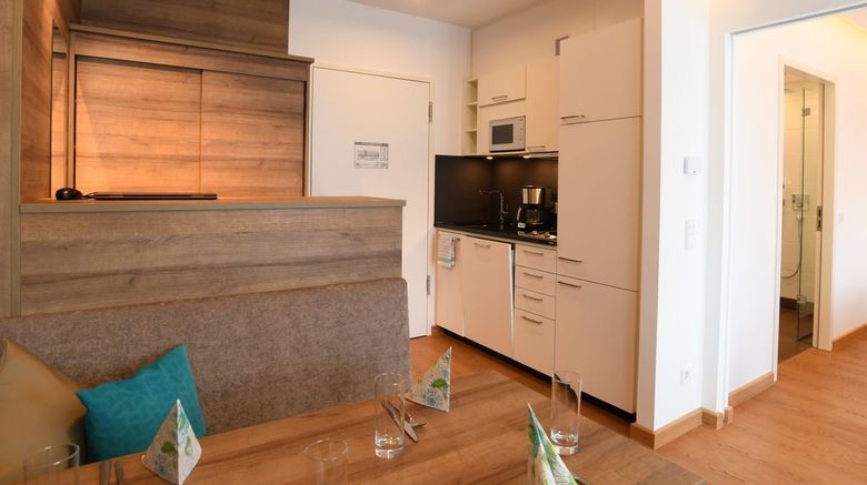 <b>Westside Hotel Suite</b>. Images powered by <a href="https://www.leonardoworldwide.com/" title="Leonardo Worldwide" target="_blank">Leonardo</a>.
