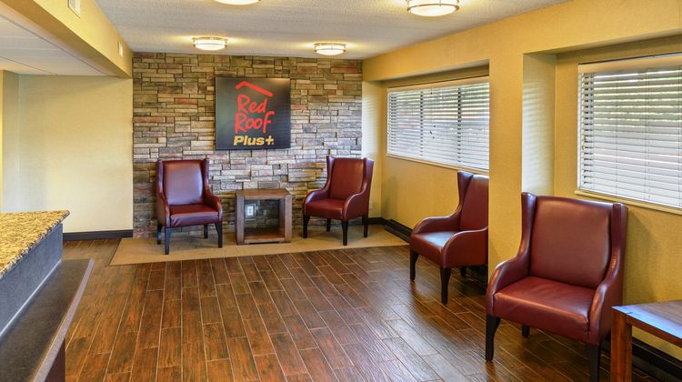 Red Roof PLUS+ Washington DC - Manassas Lobby