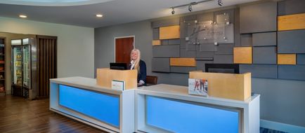 Holiday Inn Express & Suites Dahlonega Lobby