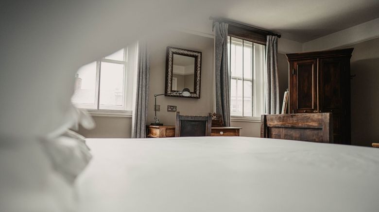 <b>Elephant Hotel Room</b>. Images powered by <a href="https://www.leonardoworldwide.com/" title="Leonardo Worldwide" target="_blank">Leonardo</a>.