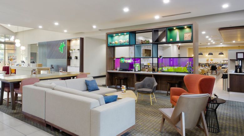<b>Holiday Inn & Suites Phoenix Airport Lobby</b>. Images powered by <a href="https://www.leonardoworldwide.com/" title="Leonardo Worldwide" target="_blank">Leonardo</a>.
