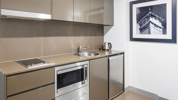 Holiday Inn & Stes Sydney Bondi Junction Room