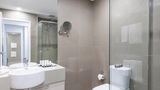 <b>Holiday Inn & Stes Sydney Bondi Junction Room</b>. Images powered by <a href="https://www.leonardoworldwide.com/" title="Leonardo Worldwide" target="_blank">Leonardo</a>.