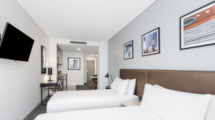 Holiday Inn & Stes Sydney Bondi Junction Room