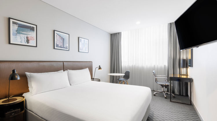 Holiday Inn & Stes Sydney Bondi Junction Room