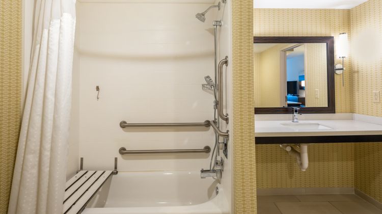 Holiday Inn Greensboro Coliseum Suite