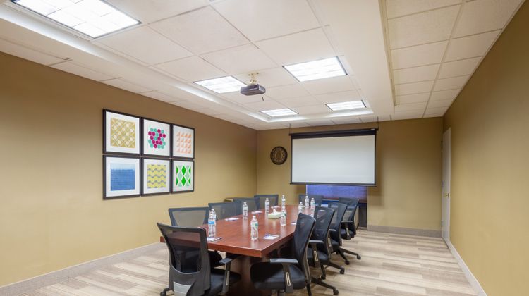 Holiday Inn Express Hotel & Suites - PA Meeting