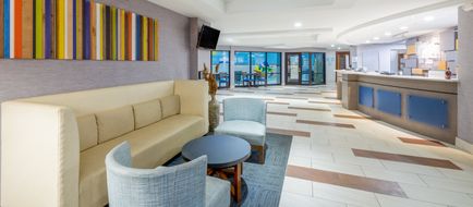 Holiday Inn Express Hotel & Suites - PA Lobby