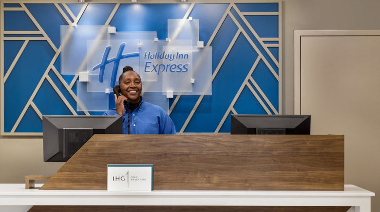 <b>Holiday Inn Express & Suites Downtown Lobby</b>. Images powered by <a href="https://www.leonardoworldwide.com/" title="Leonardo Worldwide" target="_blank">Leonardo</a>.