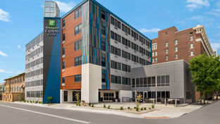 Holiday Inn Express & Suites Downtown