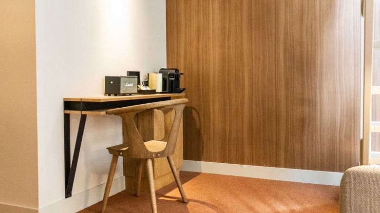 <b>Hotel van de Vijsel Lobby</b>. Images powered by <a href="https://leonardo.com/" title="Leonardo Worldwide" target="_blank">Leonardo</a>.