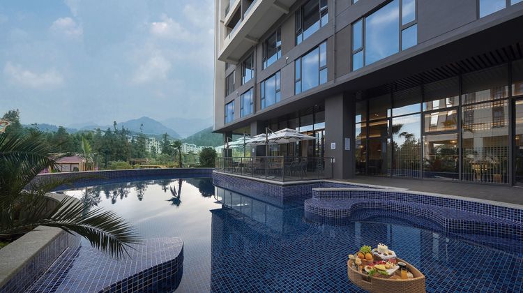 Holiday Inn Express Tengchong Hot-Spring Pool