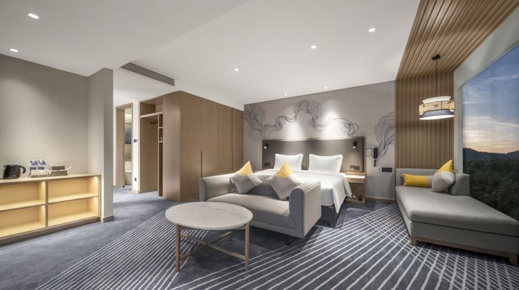 Holiday Inn Express Tengchong Hot-Spring Suite