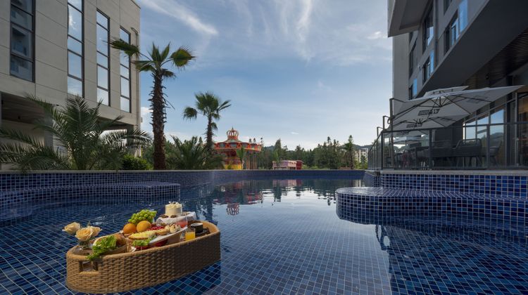 Holiday Inn Express Tengchong Hot-Spring Pool
