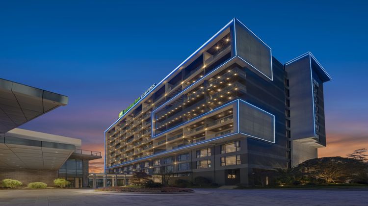 Holiday Inn Express Tengchong Hot-Spring Exterior