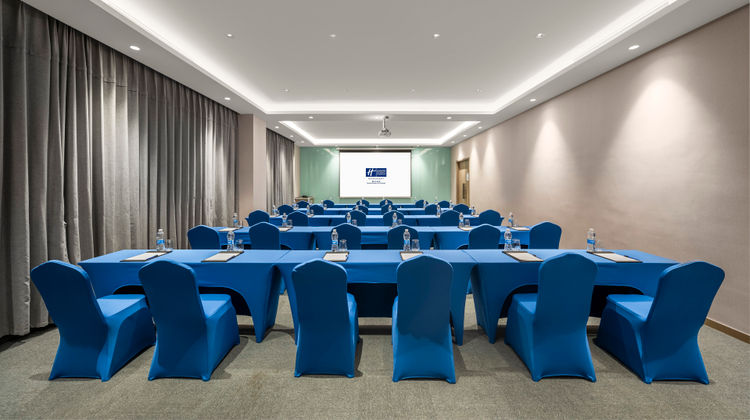 Holiday Inn Express Tengchong Hot-Spring Meeting