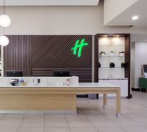 Holiday Inn & Suites Phoenix Airport Lobby