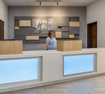 Holiday Inn Express Hotel & Suites Lobby