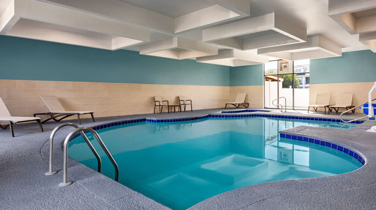 Holiday Inn Express Hotel & Suites Pool