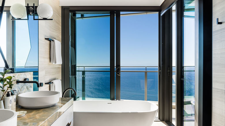 <b>Langham, Gold Coast & Jewel Residences Room</b>. Images powered by <a href="https://www.leonardoworldwide.com/" title="Leonardo Worldwide" target="_blank">Leonardo</a>.