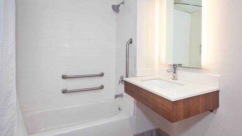 <b>Holiday Inn Express Room</b>. Images powered by <a href="https://www.leonardoworldwide.com/" title="Leonardo Worldwide" target="_blank">Leonardo</a>.
