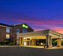 Holiday Inn Express Exterior