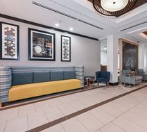 Holiday Inn Express Hotel & Suites Lobby