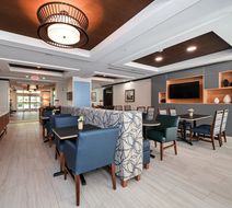 Holiday Inn Express Hotel & Suites Lobby