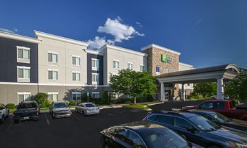 Holiday Inn Express Hotel & Suites