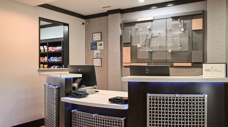 <b>Holiday Inn Express Hotel & Suites Lobby</b>. Images powered by <a href="https://www.leonardoworldwide.com/" title="Leonardo Worldwide" target="_blank">Leonardo</a>.