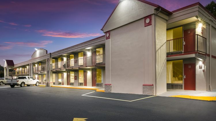 Red Roof Inn Lenoir Exterior