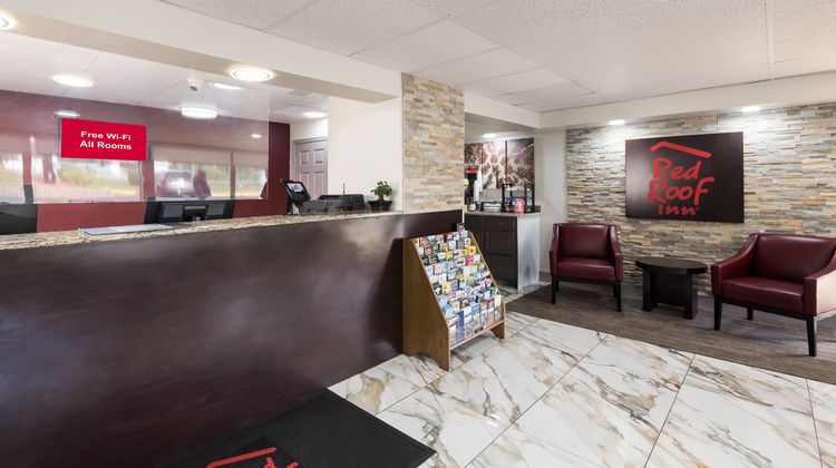 Red Roof Inn Lenoir Lobby