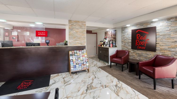 Red Roof Inn Lenoir Lobby