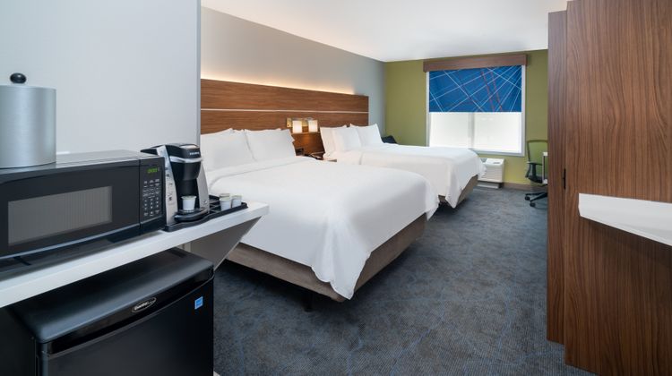 Holiday Inn Express & Suites Dahlonega Room