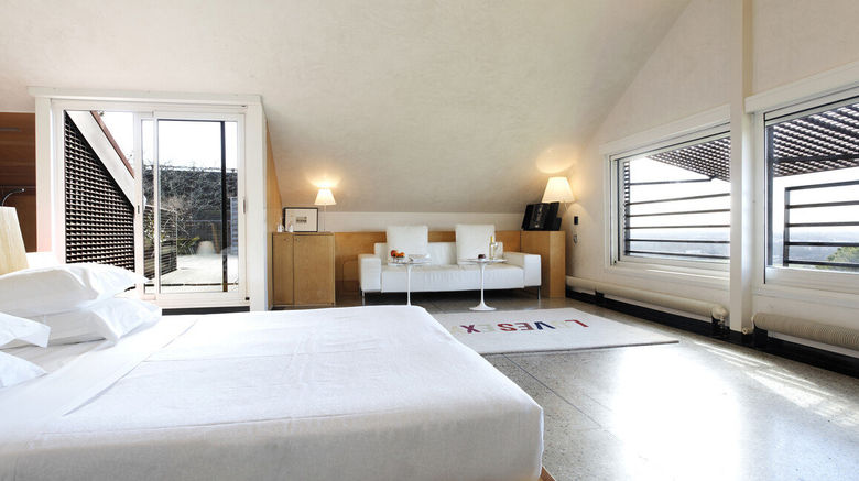 <b>Hotel Saint James Bouliac Room</b>. Images powered by <a href="https://www.leonardoworldwide.com/" title="Leonardo Worldwide" target="_blank">Leonardo</a>.