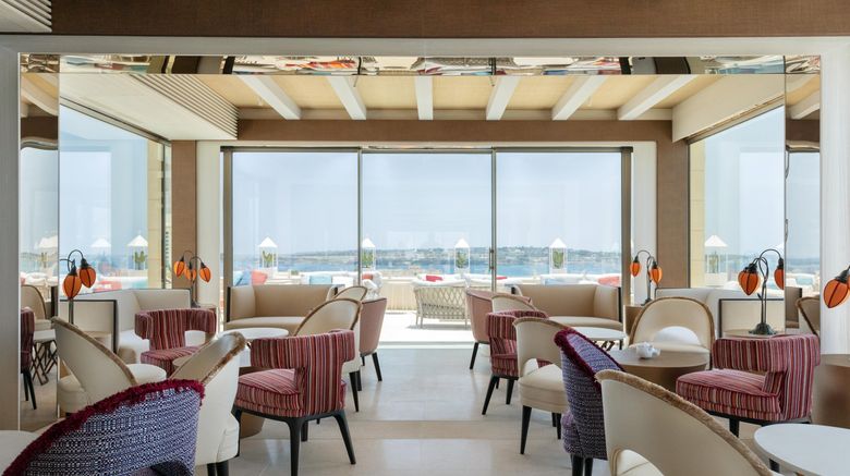 <b>Des Etrangers Grand Hotel Restaurant</b>. Images powered by <a href="https://www.leonardoworldwide.com/" title="Leonardo Worldwide" target="_blank">Leonardo</a>.