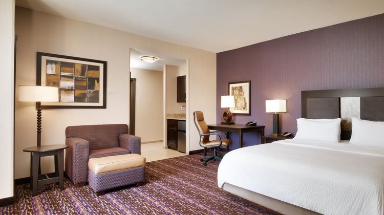 Holiday Inn Express & Suites Billings Suite