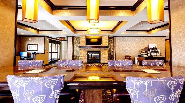 Holiday Inn Express & Suites Billings Lobby