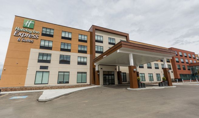 Holiday Inn Express & Suites Edmonton N Exterior