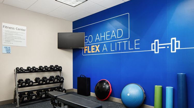 Holiday Inn Express & Suites Bridgeport Health Club