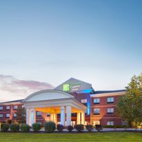 Holiday Inn Express & Suites Bridgeport
