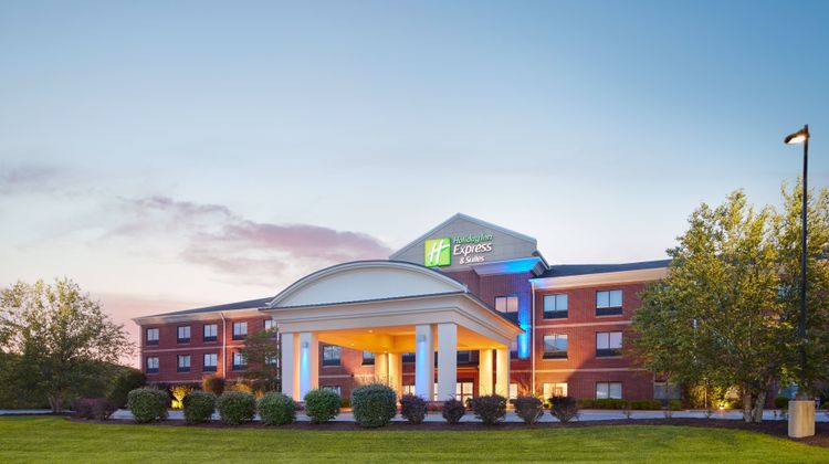 Holiday Inn Express & Suites Bridgeport Exterior