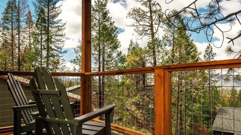 <b>Rush Creek Lodge at Yosemite Exterior</b>. Images powered by <a href="https://www.leonardoworldwide.com/" title="Leonardo Worldwide" target="_blank">Leonardo</a>.