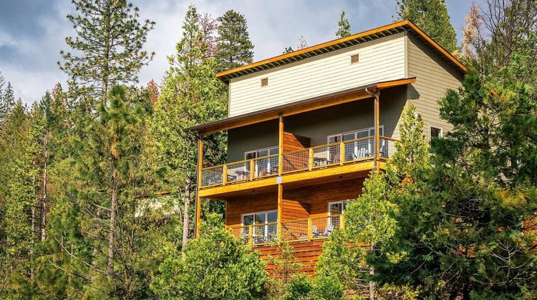 <b>Rush Creek Lodge at Yosemite Exterior</b>. Images powered by <a href="https://www.leonardoworldwide.com/" title="Leonardo Worldwide" target="_blank">Leonardo</a>.